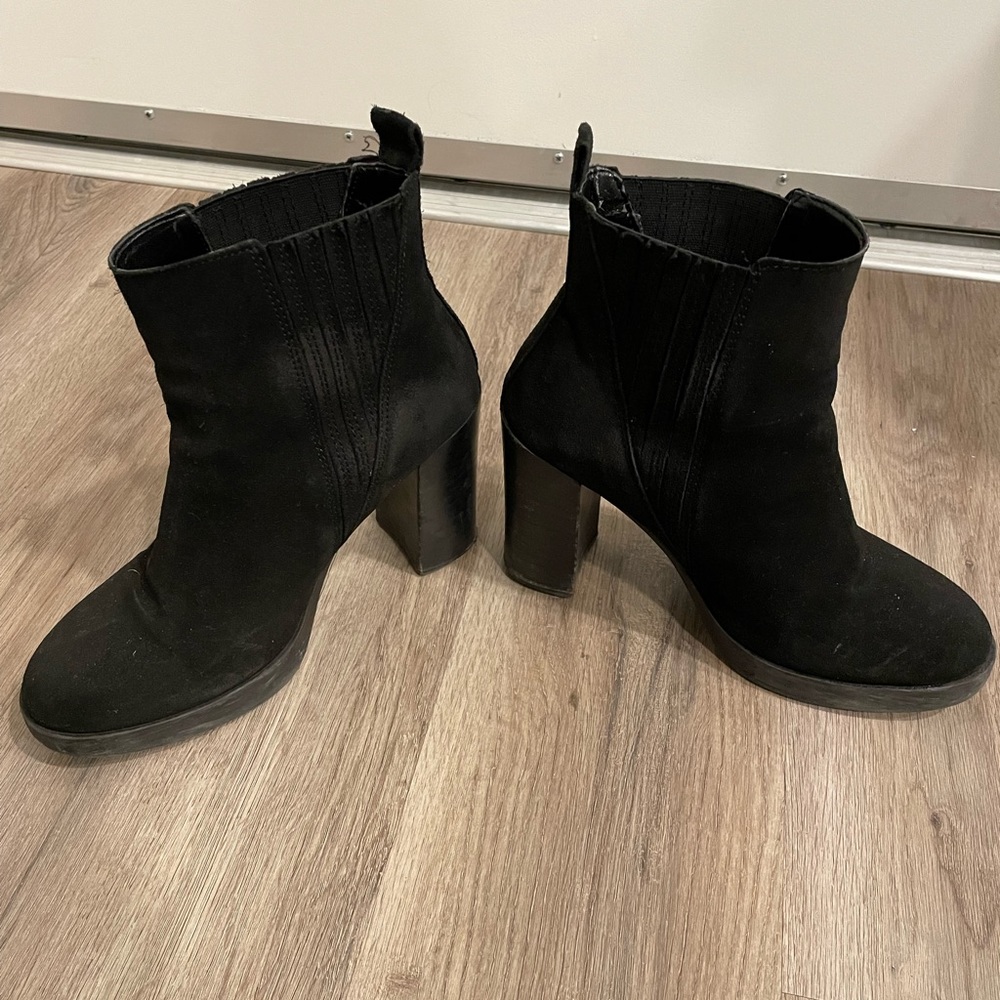 Aldo Suede Ankle Boots Size 6.5